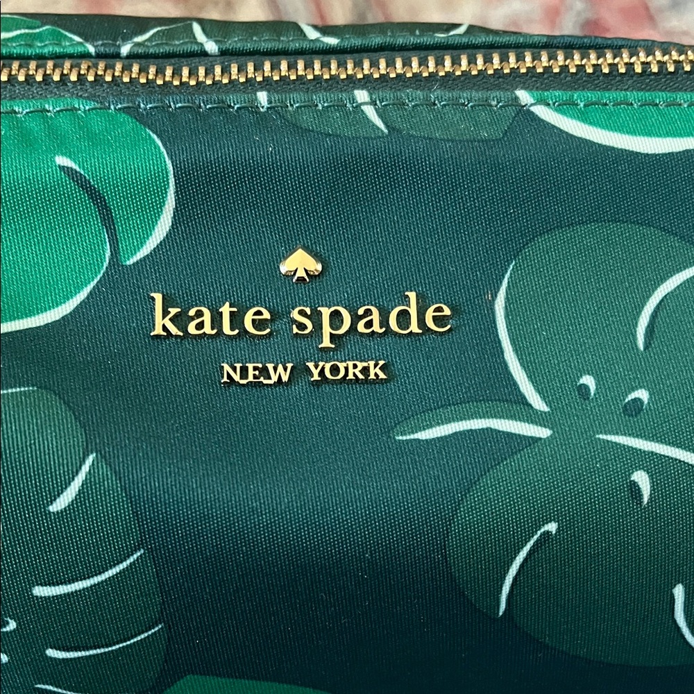Kate Spade Green Monstera Leaf Print Cosmetic Bag - Picture 4 of 17